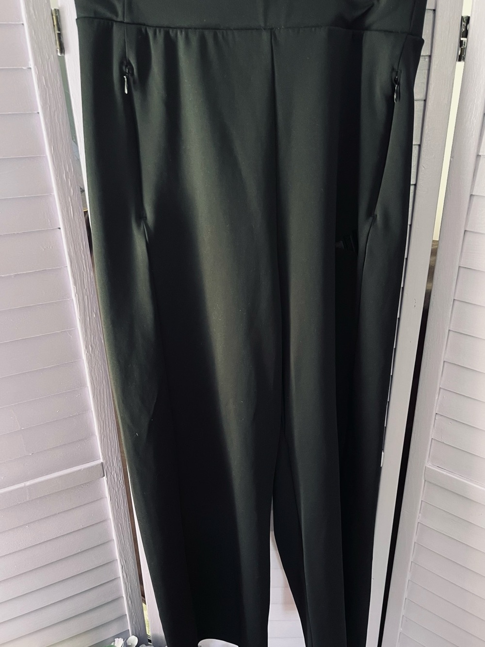 ADIDAS womens m Black Performance Pants.  Easy pull on wit semi elastic waist